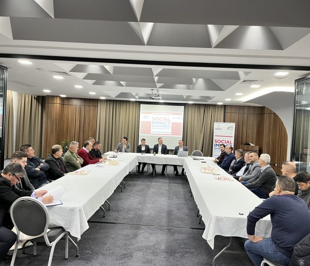 Продуктивна тркалезна маса за економски развој и нови можности во заедницата Теарцe