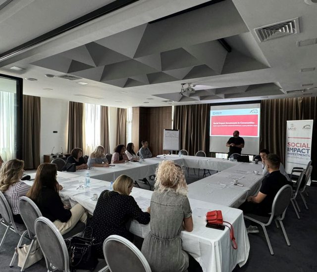 Промовирање на промени во заедницата преку истражување и застапување